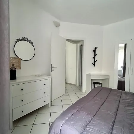 Daire Lovely Cozy On Loved Historic Staircase In Centro E A 6 Minuti Dalla Stazione La Spezia