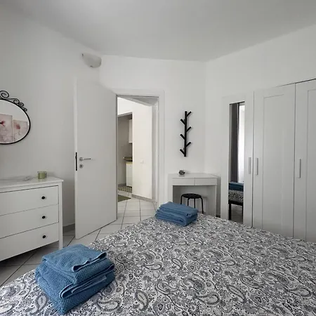 Appartement Lovely Cozy On Loved Historic Staircase In Centro E A 6 Minuti Dalla Stazione *