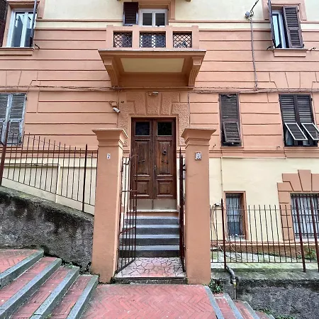 Appartamento Lovely Cozy On Loved Historic Staircase In Centro E A 6 Minuti Dalla Stazione