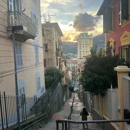 Lovely Cozy On Loved Historic Staircase In Centro E A 6 Minuti Dalla Stazione La Spezia