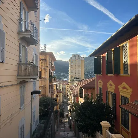 Lovely Cozy On Loved Historic Staircase In Centro E A 6 Minuti Dalla Stazione