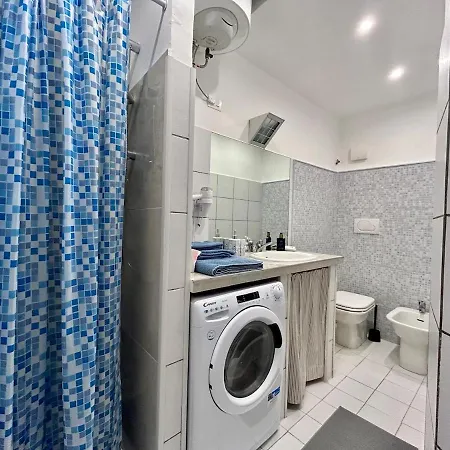 Lovely Cozy On Loved Historic Staircase In Centro E A 6 Minuti Dalla Stazione Lägenhet *