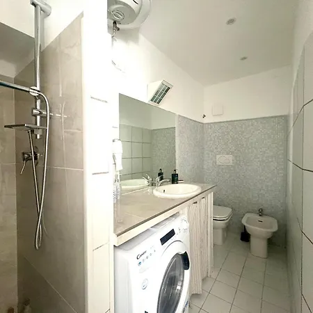 Lägenhet Lovely Cozy On Loved Historic Staircase In Centro E A 6 Minuti Dalla Stazione La Spezia