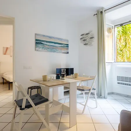 Lovely Cozy On Loved Historic Staircase In Centro E A 6 Minuti Dalla Stazione Lejlighed