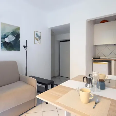 Lovely Cozy On Loved Historic Staircase In Centro E A 6 Minuti Dalla Stazione Lejlighed *