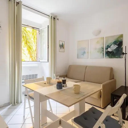 Lejlighed Lovely Cozy On Loved Historic Staircase In Centro E A 6 Minuti Dalla Stazione *
