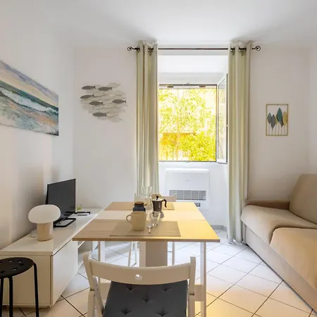 Lovely Cozy On Loved Historic Staircase In Centro E A 6 Minuti Dalla Stazione Lejlighed *