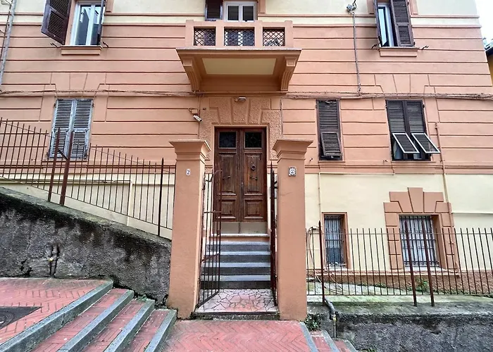 Lägenhet Lovely Cozy On Loved Historic Staircase In Centro E A 6 Minuti Dalla Stazione
