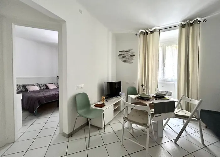 Lovely Cozy On Loved Historic Staircase In Centro E A 6 Minuti Dalla Stazione * La Spezia