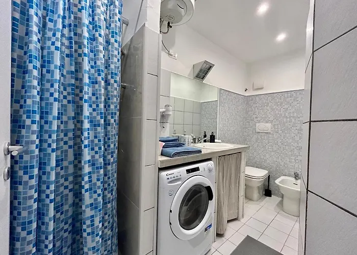 Lovely Cozy On Loved Historic Staircase In Centro E A 6 Minuti Dalla Stazione Appartamento *