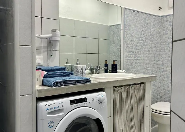 Lovely Cozy On Loved Historic Staircase In Centro E A 6 Minuti Dalla Stazione Appartamento