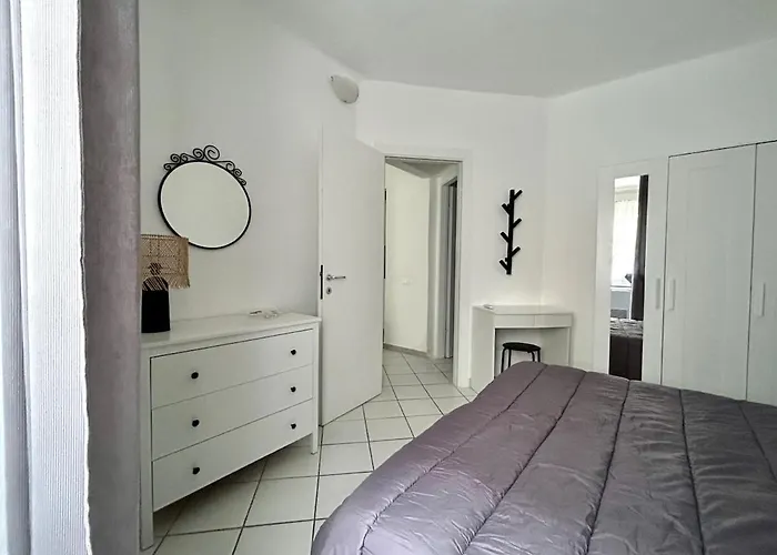 Appartamento Lovely Cozy On Loved Historic Staircase In Centro E A 6 Minuti Dalla Stazione La Spezia