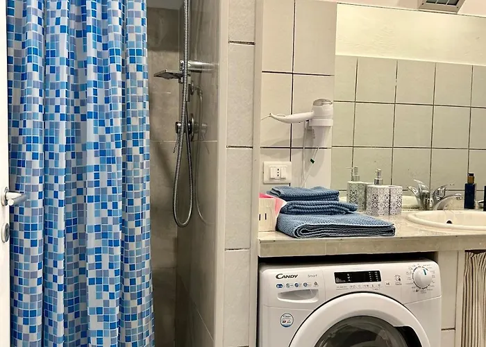 Lovely Cozy On Loved Historic Staircase In Centro E A 6 Minuti Dalla Stazione Appartamento *