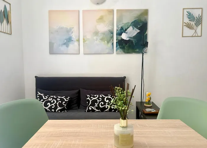 Lovely Cozy On Loved Historic Staircase In Centro E A 6 Minuti Dalla Stazione