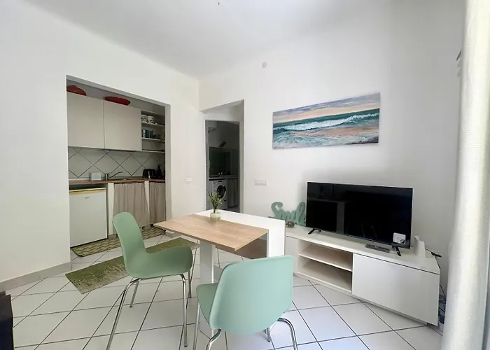 Appartamento Lovely Cozy On Loved Historic Staircase In Centro E A 6 Minuti Dalla Stazione *