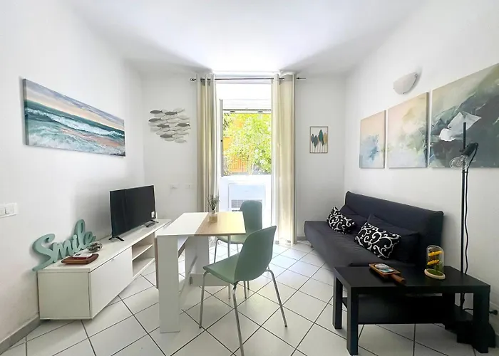 Lovely Cozy On Loved Historic Staircase In Centro E A 6 Minuti Dalla Stazione