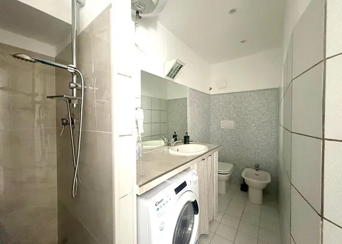 Appartamento Lovely Cozy On Loved Historic Staircase In Centro E A 6 Minuti Dalla Stazione La Spezia